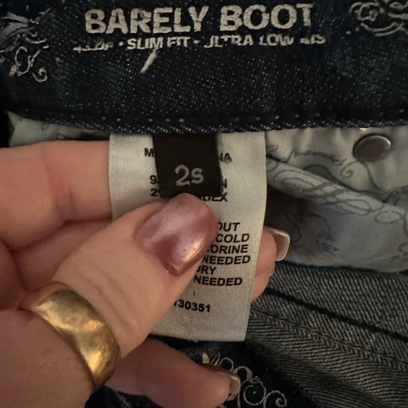 Express Jeans Size 2 Short Barely boot worn once - Picture 7 of 11